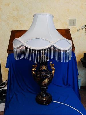 BERNARD. WALD & LOWIT LONDON CHERUB GOLD AND BLUE. HAND PAINTED FRENCH PORCELAIN TABLE LAMP