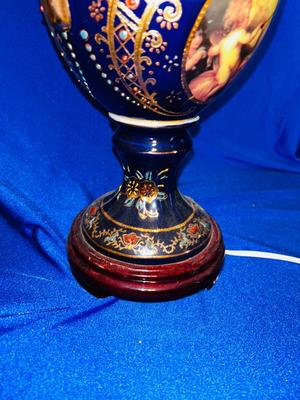 BERNARD. WALD & LOWIT LONDON CHERUB GOLD AND BLUE. HAND PAINTED FRENCH PORCELAIN TABLE LAMP
