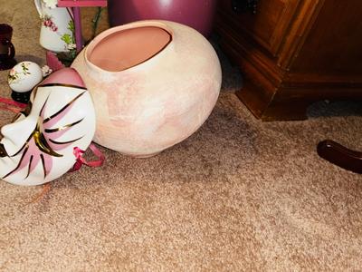 AN ASSORTMENT OF PINK DECOR