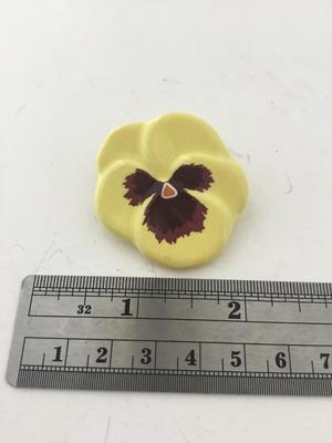 Avon. Marked vintage pin
