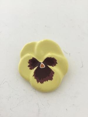 Avon. Marked vintage pin