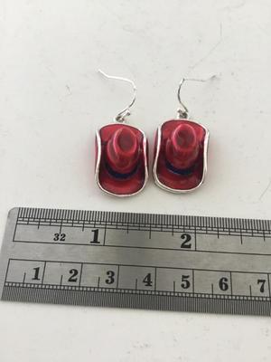Silver tone hat dangle fashion earrings