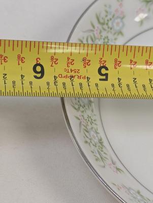 19 Pieces Place Setting Springtime By Taihel