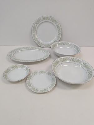 19 Pieces Place Setting Springtime By Taihel