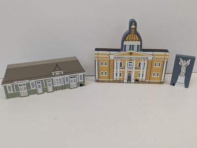 Hendersonville Depot - County Courthouse = Thomas Wolfe Angel North Carolina Cats Meow Wooden Displays