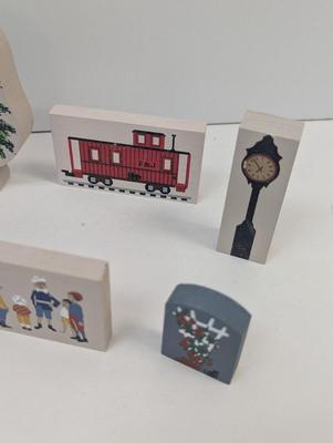 Hendersonville North Carolina Cats Meow Wooden Displays