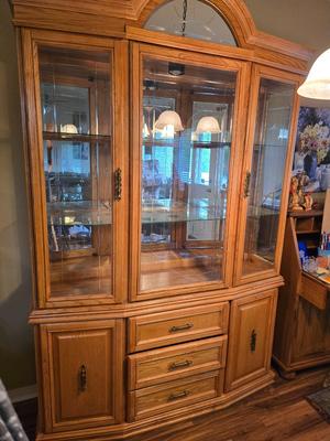 Hamilton Furniture Fairview Collection Oak China Hutch