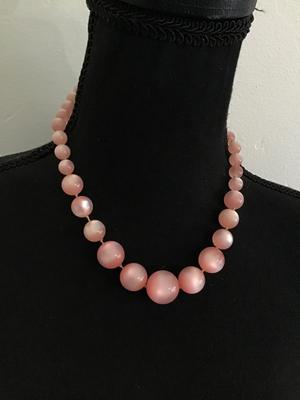 Vintage, Sweet pink Moon glow beaded knotted necklace