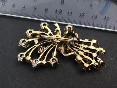 Gold Tone Aurora Borealis Brooch