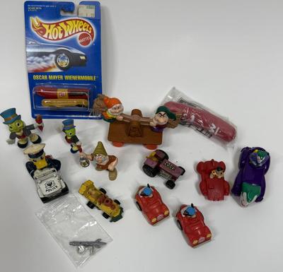 Fast Food Happy Meal Toys & Hot Wheels Lesley Die-cash Tractor Train Pull-back cars Disney Wienerschnitzel Anntena topper