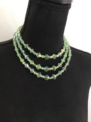 Beautiful Light Green Iredescent 1940-50 Crystal Necklace