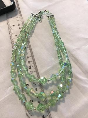 Beautiful Light Green Iredescent 1940-50 Crystal Necklace