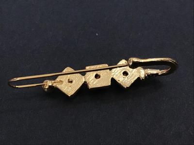Glass Brooch /pin