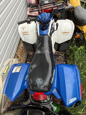 O5-2014 Polaris four wheeler Phoenix 200