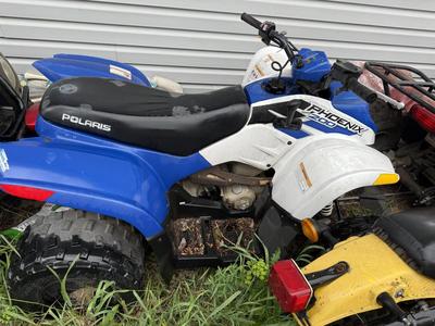 O5-2014 Polaris four wheeler Phoenix 200