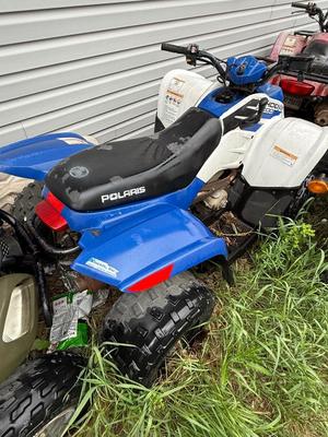 O5-2014 Polaris four wheeler Phoenix 200