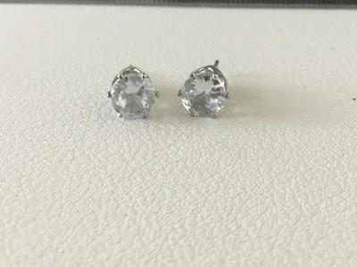 Beautiful unmarked stud earrings