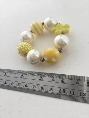 Beautiful yellow stretchy beaded bracelet