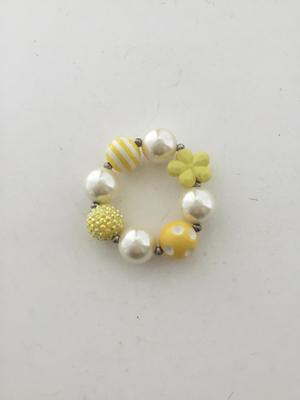 Beautiful yellow stretchy beaded bracelet
