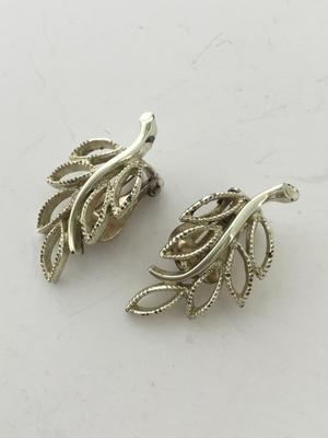 Vintage leaf clip on fashion earrings
