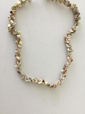 Vintage shell beaded collar necklace