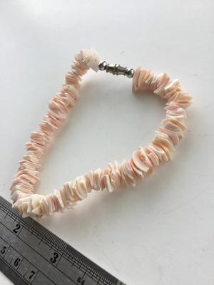 Vintage shell type beaded light pink bracelet