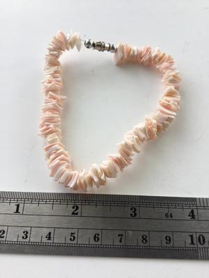 Vintage shell type beaded light pink bracelet