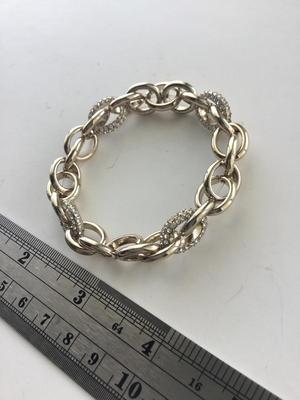 Gold tone stretchy fashion bracelet