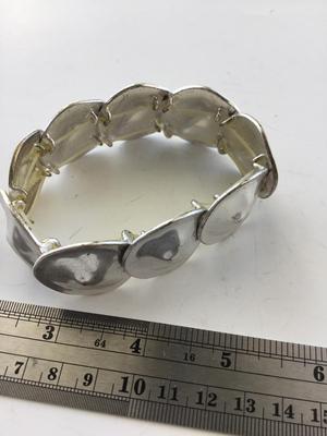 Silver tone stretchy fashion bracelet