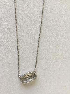 Beautiful silver tone fashion necklace