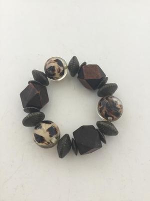 Beautiful bulky stretchy bracelet