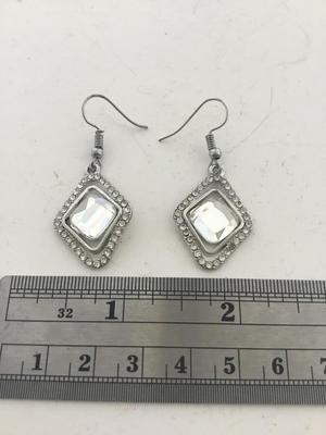 Rhinestone dangle fashion earrings