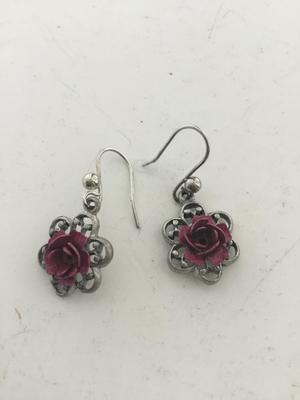 Unmarked beautiful flower dangle earrings