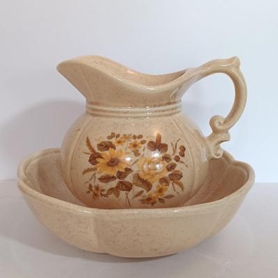 LOT 102L: McCoy USA Pitcher and Bowl, California Stoneware & Homer Laughlin Rose Bowl