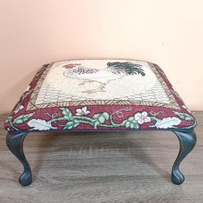 LOT 111L: Rooster Tapestry Footstool with Rooster Cupola Lidded Candleholders & Rooster Themed Table Runners