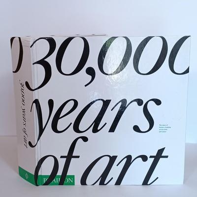 LOT 116: Phauda Press 30,000 Years of Art Coffee Table Book with Fandex Field Guide to Masters of Western Art