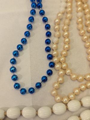Vintage Necklaces & Pendants