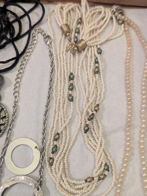 Vintage Necklaces & Pendants