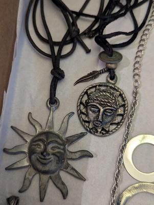 Vintage Necklaces & Pendants
