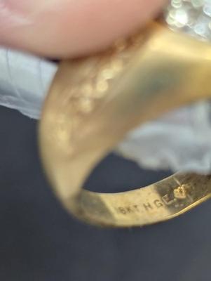 18K H G E Yellow Gold Ring
