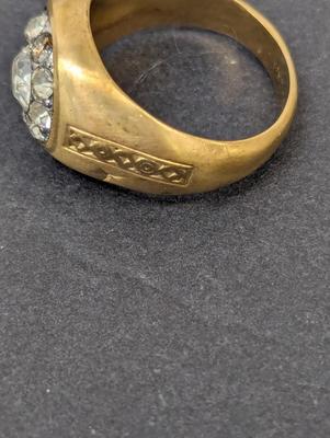 18K H G E Yellow Gold Ring