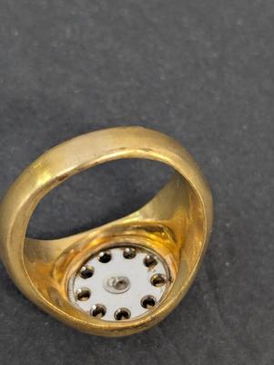 18K H G E Yellow Gold Ring