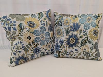 Floral Design Throw Pillows