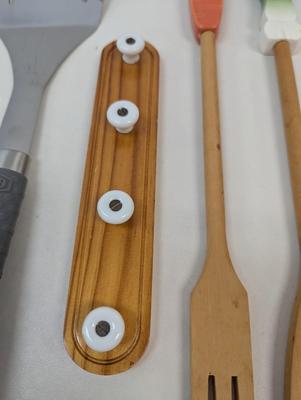 Vintage Avon Gallery Vegetable Wooden Utensils With Rack & Grill Spatula