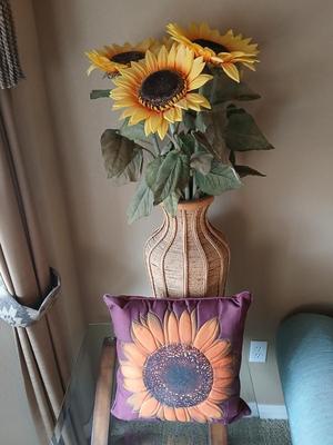 Sunflower-Themed Decor Lot – Tall wicker Vase with sunflowers & Sunflower Pillow