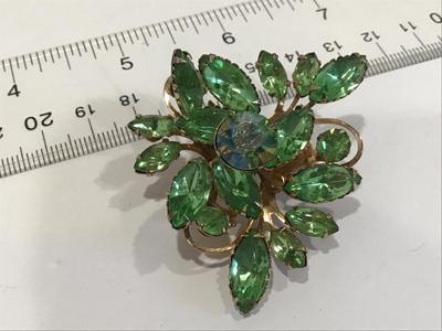 Beautiful Vintage Green Rhinestone Aurora Borealis Vintage