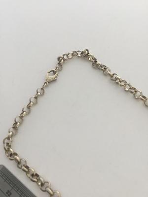 Gold tone unmarked shell seahorse charm necklace