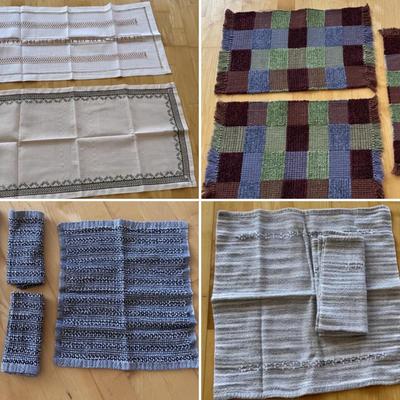 Collection of Table Linens and Placemats (FP-DZ)