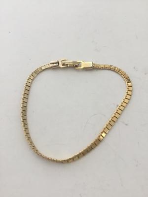 Gold tone unmarked bracelet