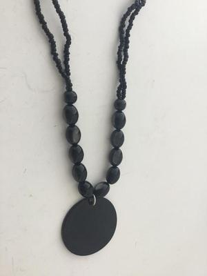 Black beaded fashion necklace